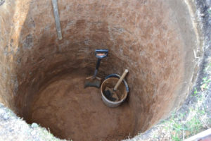 Как очистить выгребную яму без откачки различными способами